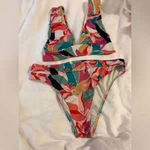 Billabong bathing suit